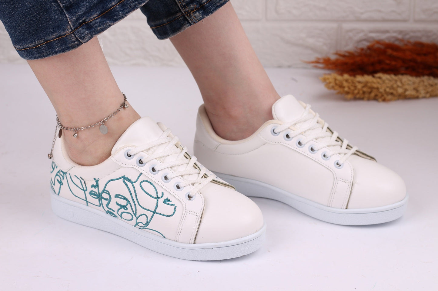 Women's Sneakers - 2060_Sale