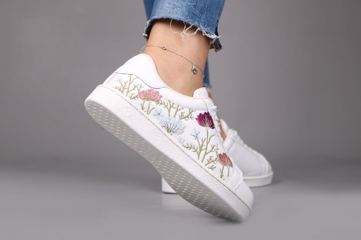 Women's Sneakers - 2060_37