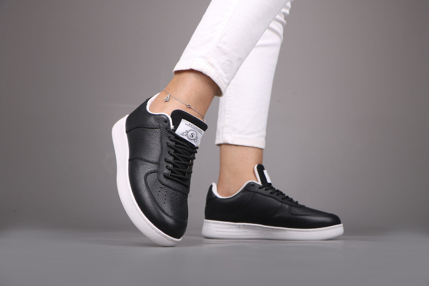 Women's Sneakers - 2099