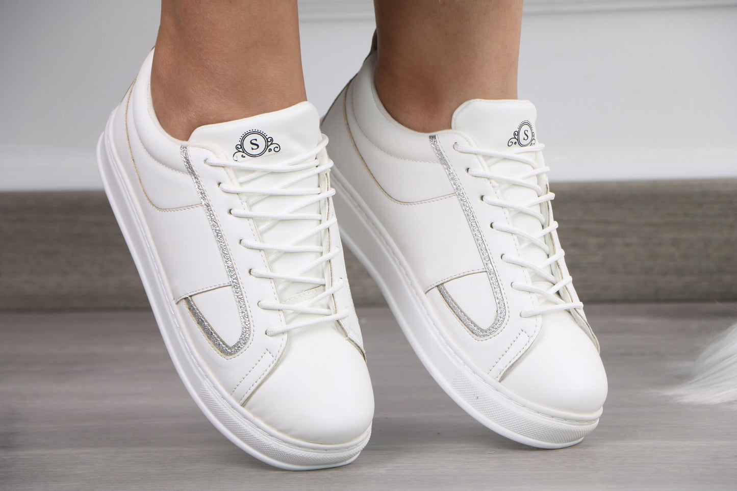 Women's Sneakers 4084