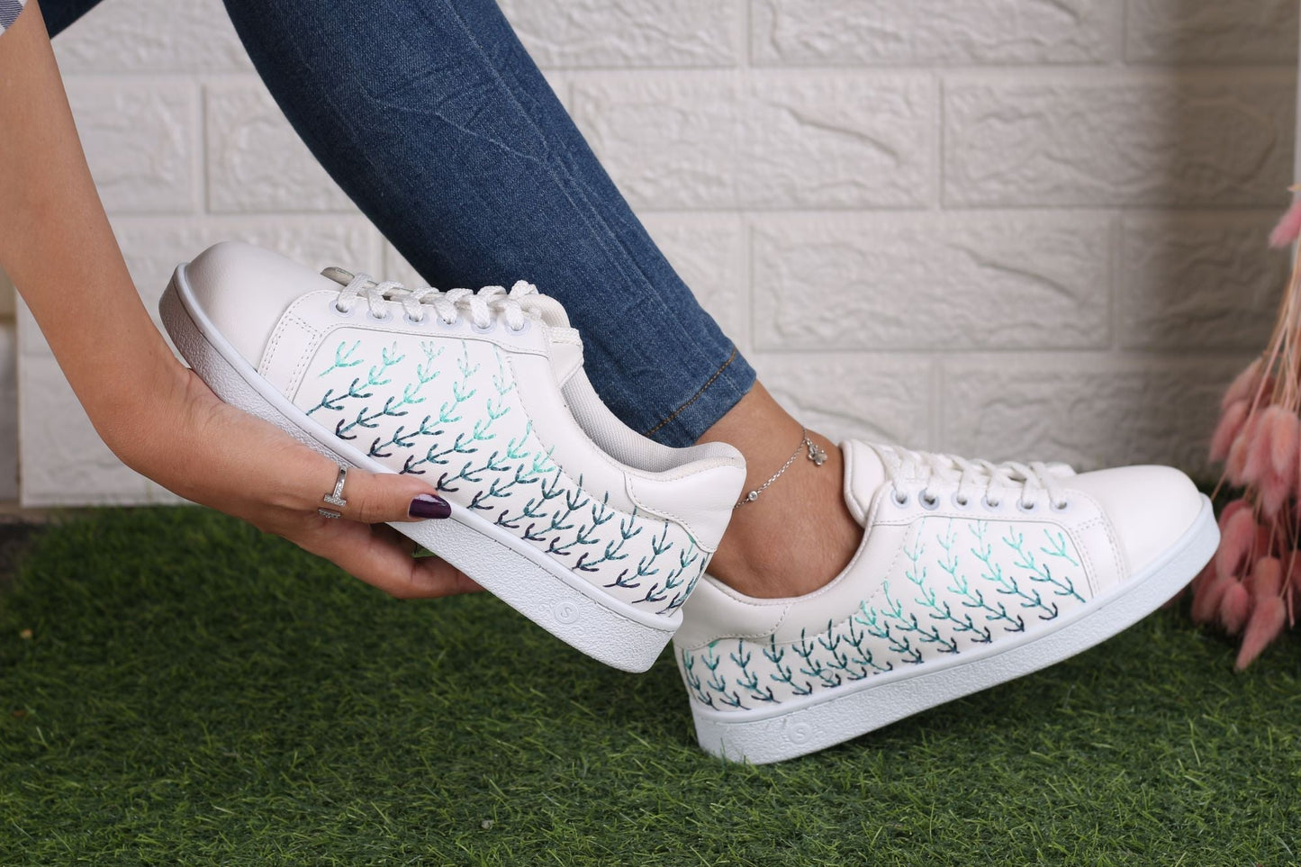 Women's Sneakers - 2060_Sale