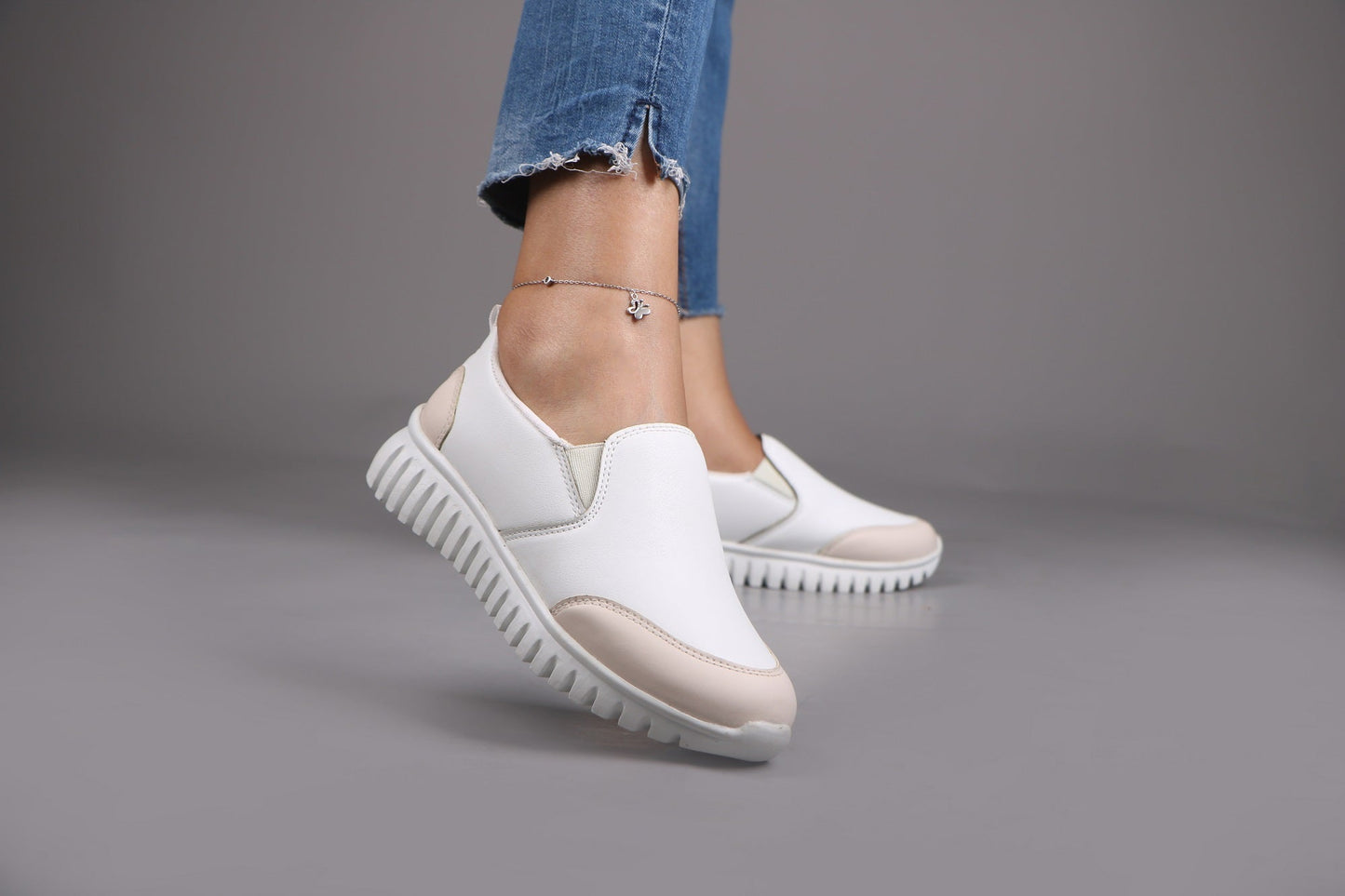 Women's Sneakers - 2070